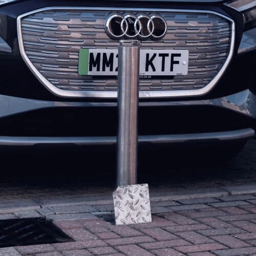 Vanguard One Telescopic Driveway Bollard 1